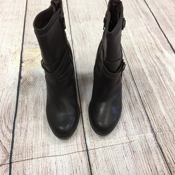 ❤️Style & Co Chocolate brown ankle boots size 7 1/2 - Picture 3 of 4